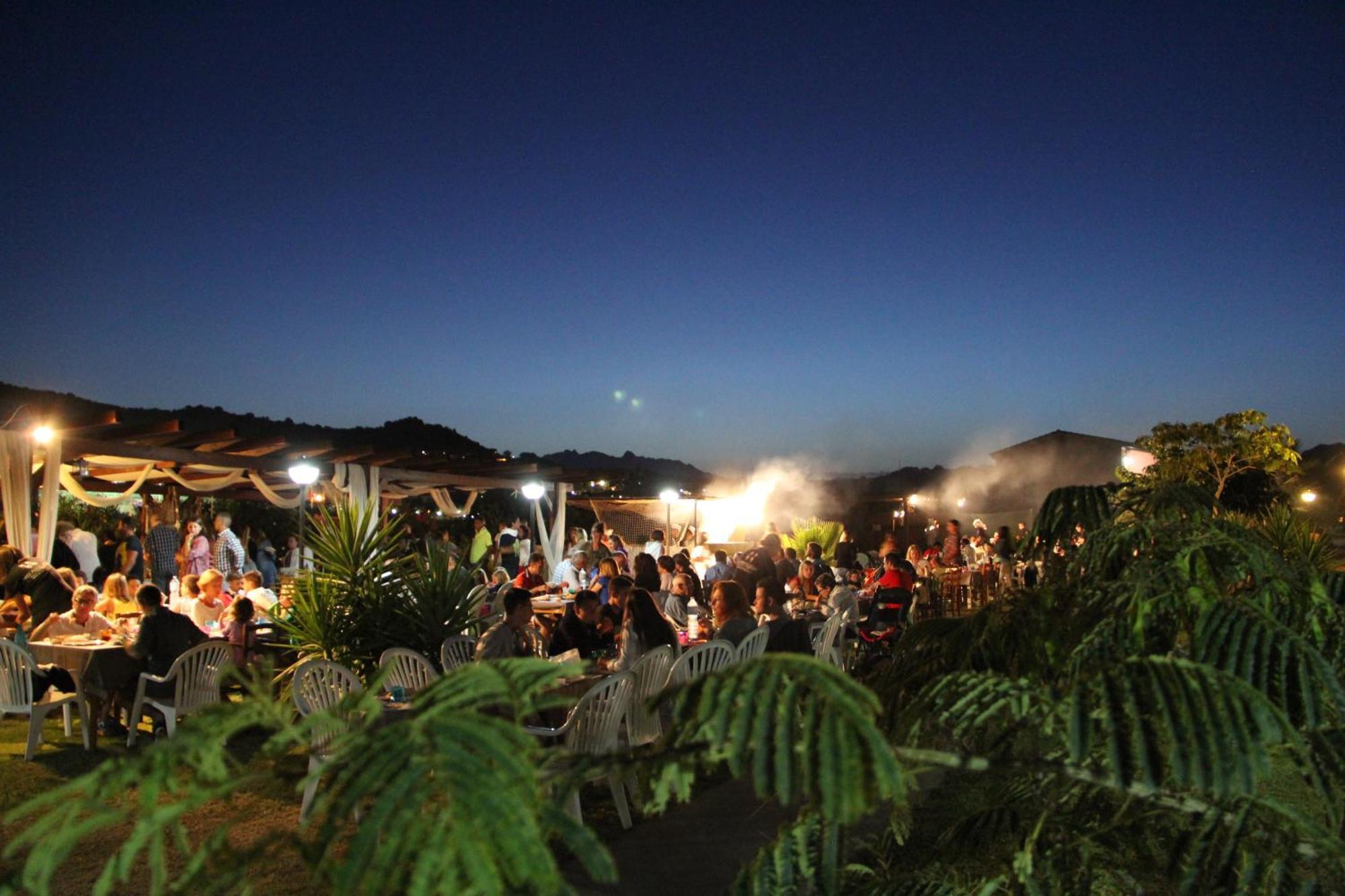 Rey Beach Club Monte Nai Esterno foto